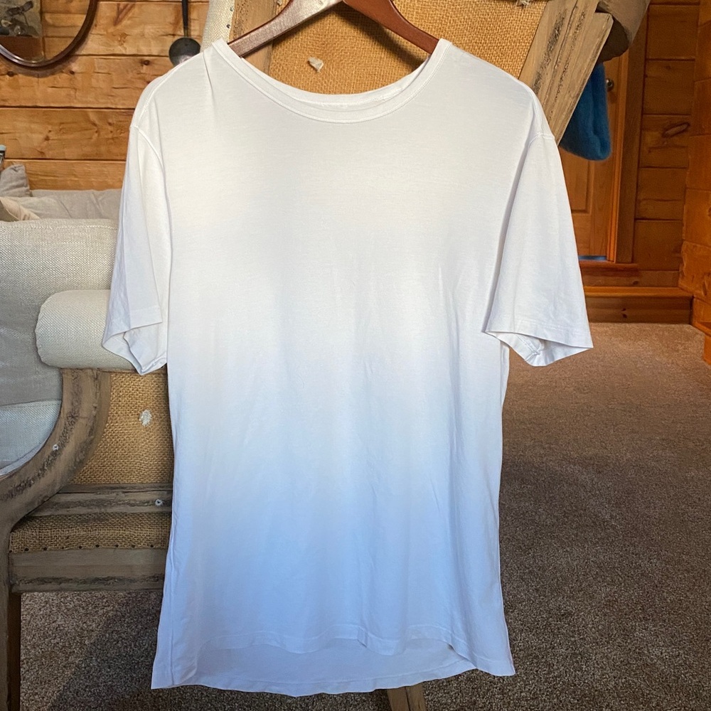 Men’s Lululemon White T-Shirt (size L)